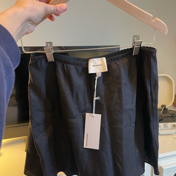 Reformation Black Mini Skirt - Picture 2 of 3